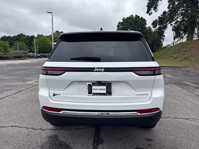 2026 Bright White Clearcoat Jeep Grand Cherokee Laredo X RWD SUV