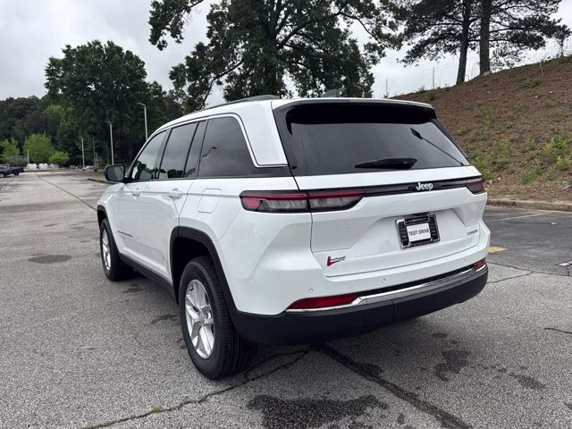 2026 Bright White Clearcoat Jeep Grand Cherokee Laredo X RWD SUV