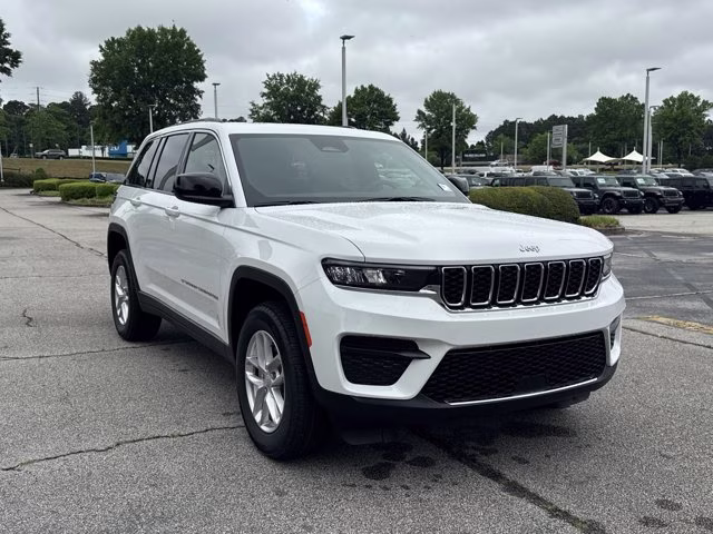 2026 Bright White Clearcoat Jeep Grand Cherokee Laredo X RWD SUV