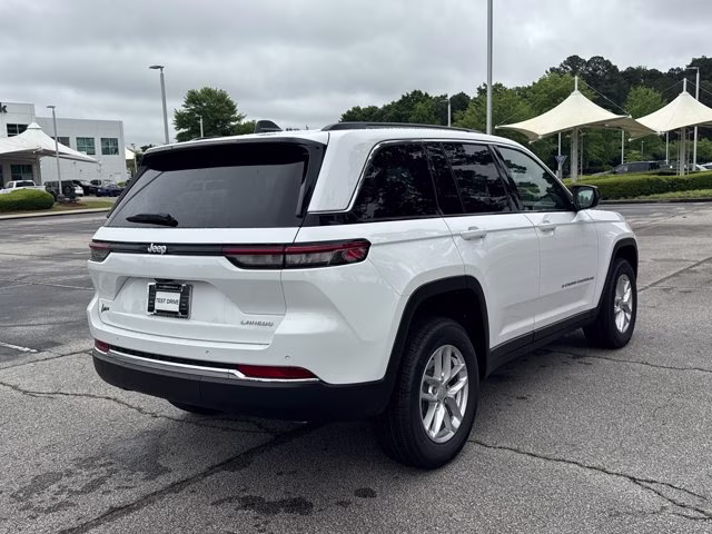2026 Bright White Clearcoat Jeep Grand Cherokee Laredo X RWD SUV