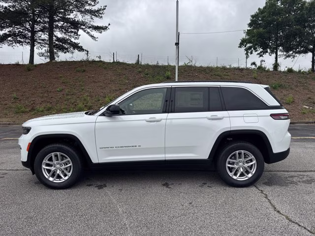 2026 Bright White Clearcoat Jeep Grand Cherokee Laredo X RWD SUV