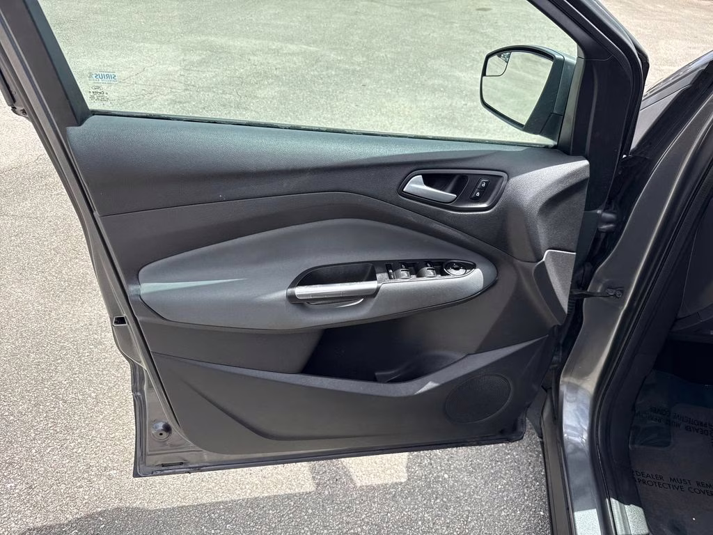 2013 Sterling Gray Metallic Ford Escape SE FWD SUV