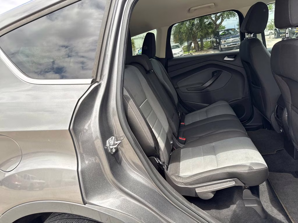 2013 Sterling Gray Metallic Ford Escape SE FWD SUV