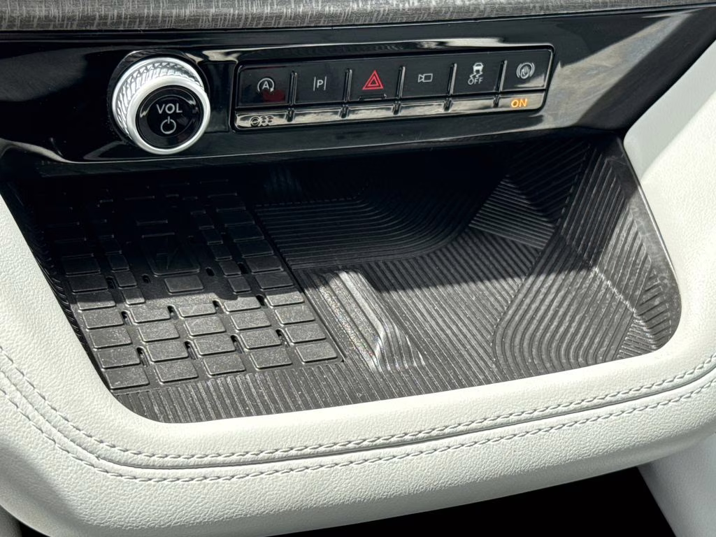 2025 Carbonized Gray Metallic Ford Explorer Platinum RWD SUV