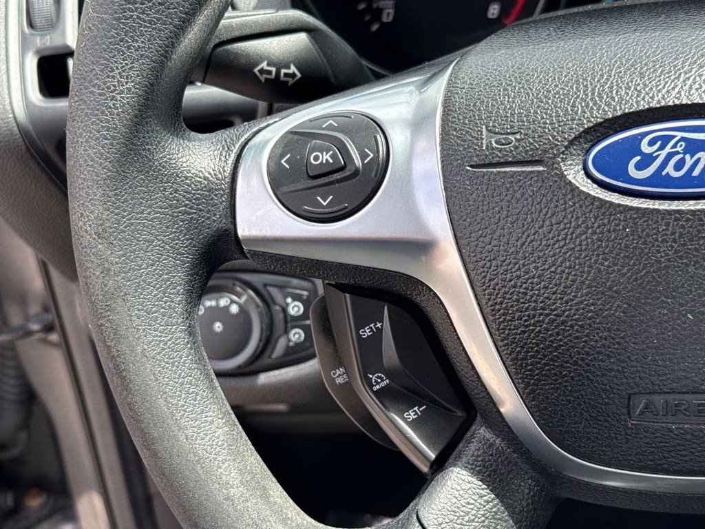 2013 Sterling Gray Metallic Ford Escape SE FWD SUV