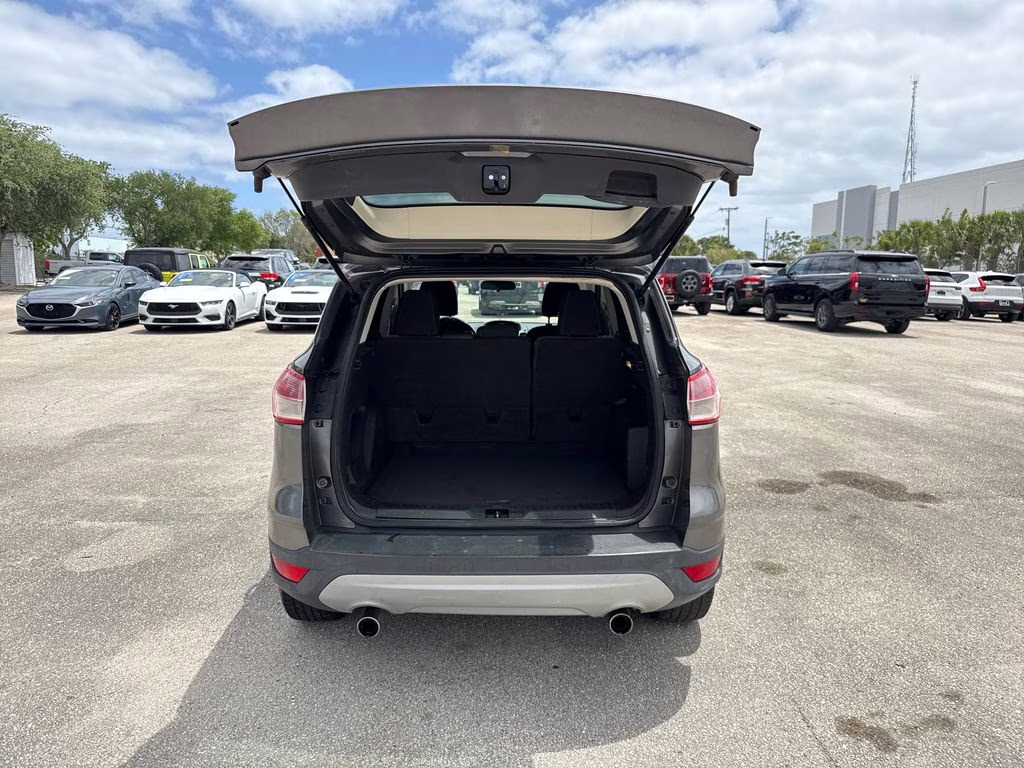 2013 Sterling Gray Metallic Ford Escape SE FWD SUV