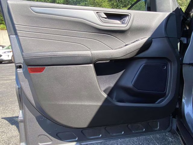 2024 Gray Metallic Ford Escape Active FWD SUV
