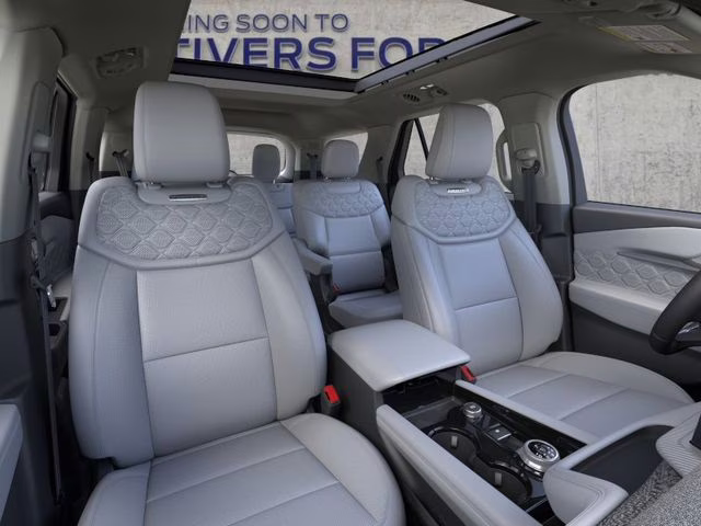 2026 Star White Metallic Tri-Coat Ford Explorer Platinum 4X4 SUV