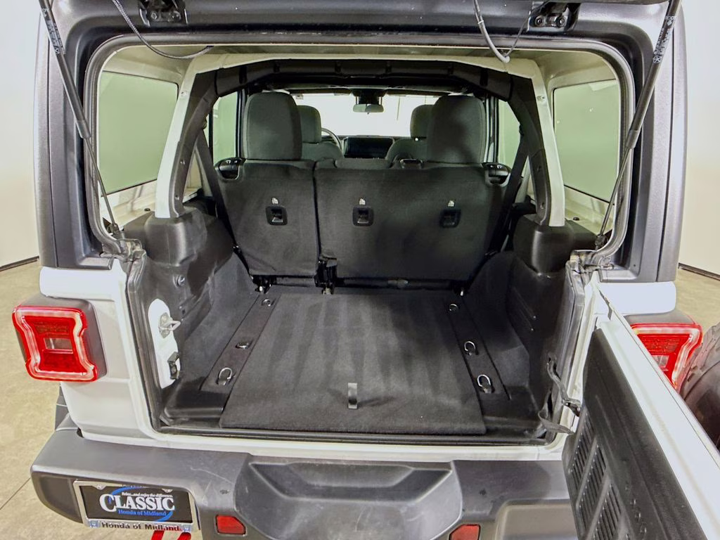 2024 Bright White Clearcoat Jeep Wrangler Rubicon 4X4 SUV