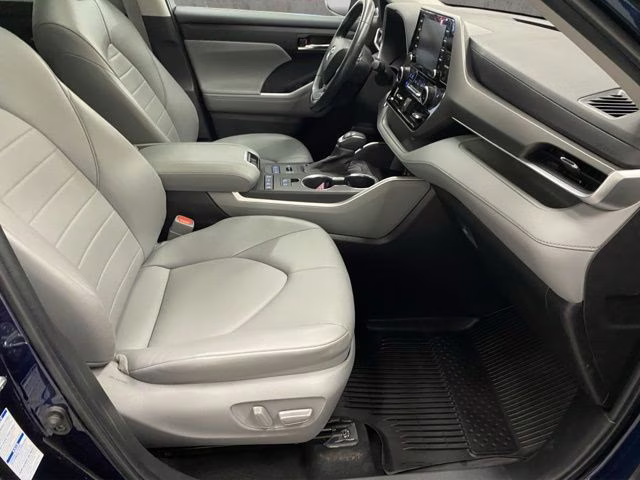 2022 Blueprint Toyota Highlander XLE AWD SUV