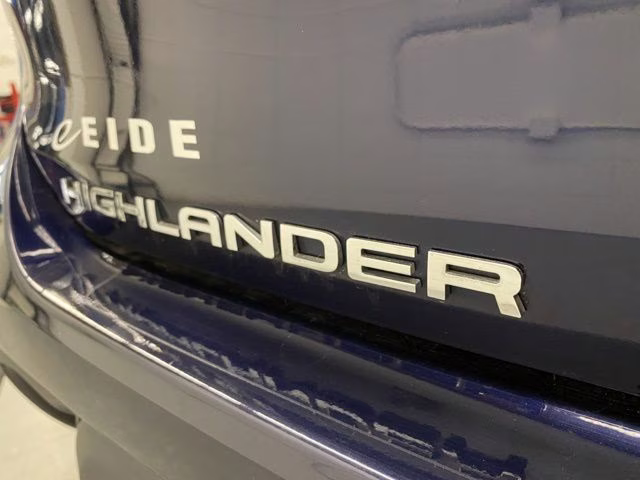 2022 Blueprint Toyota Highlander XLE AWD SUV