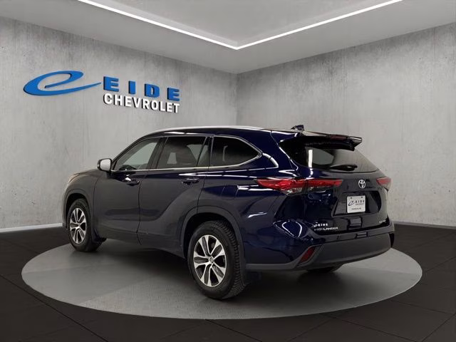 2022 Blueprint Toyota Highlander XLE AWD SUV