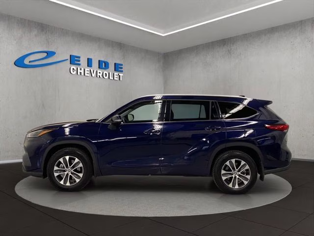 2022 Blueprint Toyota Highlander XLE AWD SUV