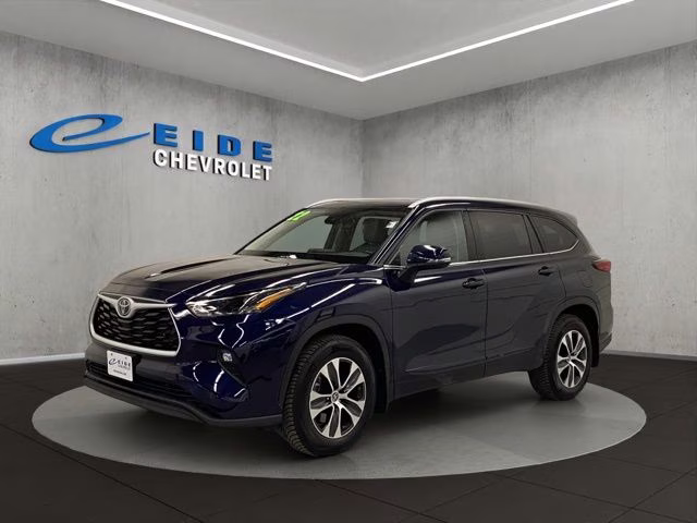 2022 Blueprint Toyota Highlander XLE AWD SUV
