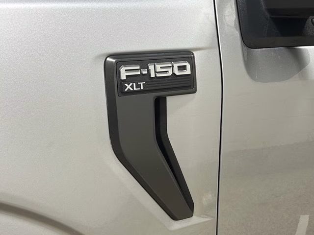 2022 Iconic Silver Metallic Ford F-150 XLT 4X4 Truck