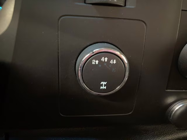 2013 Summit White Chevrolet Silverado 2500HD LT 4X4 Truck