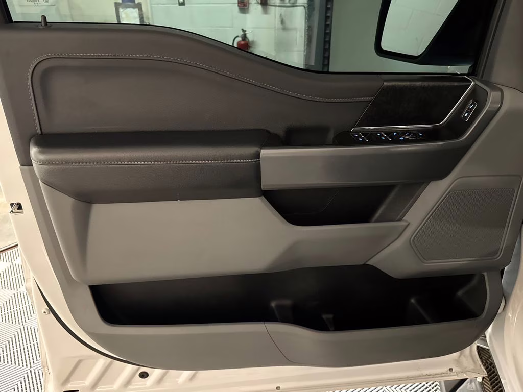 2021 Oxford White Ford F-150 XLT 4X4 Truck