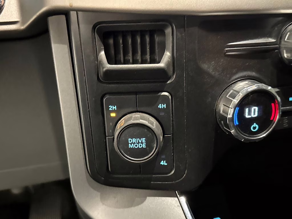 2021 Oxford White Ford F-150 XLT 4X4 Truck