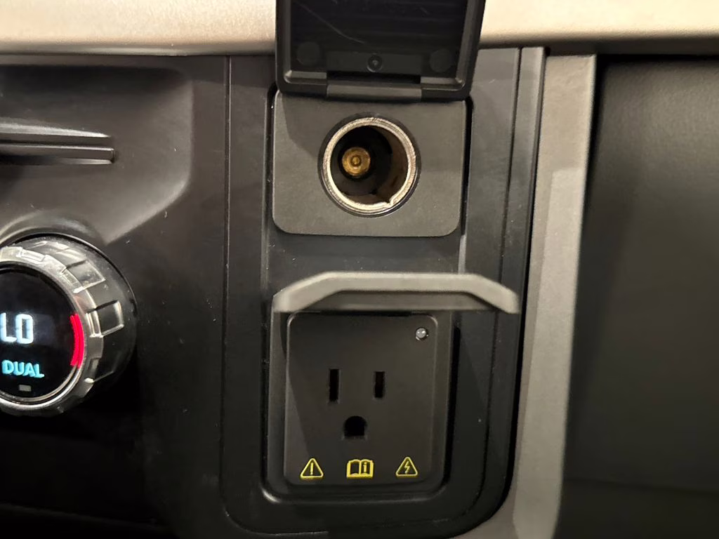 2021 Oxford White Ford F-150 XLT 4X4 Truck