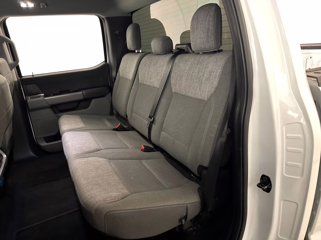 2021 Oxford White Ford F-150 XLT 4X4 Truck