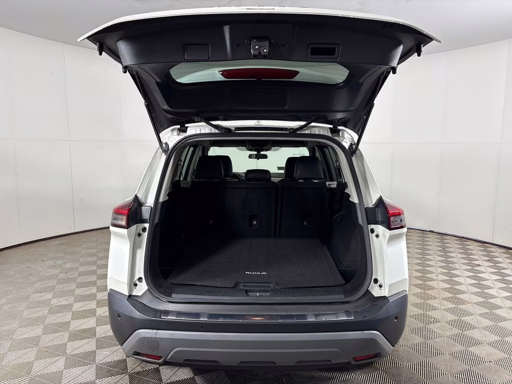 2023 Pearl White Tricoat Nissan Rogue SV FWD SUV
