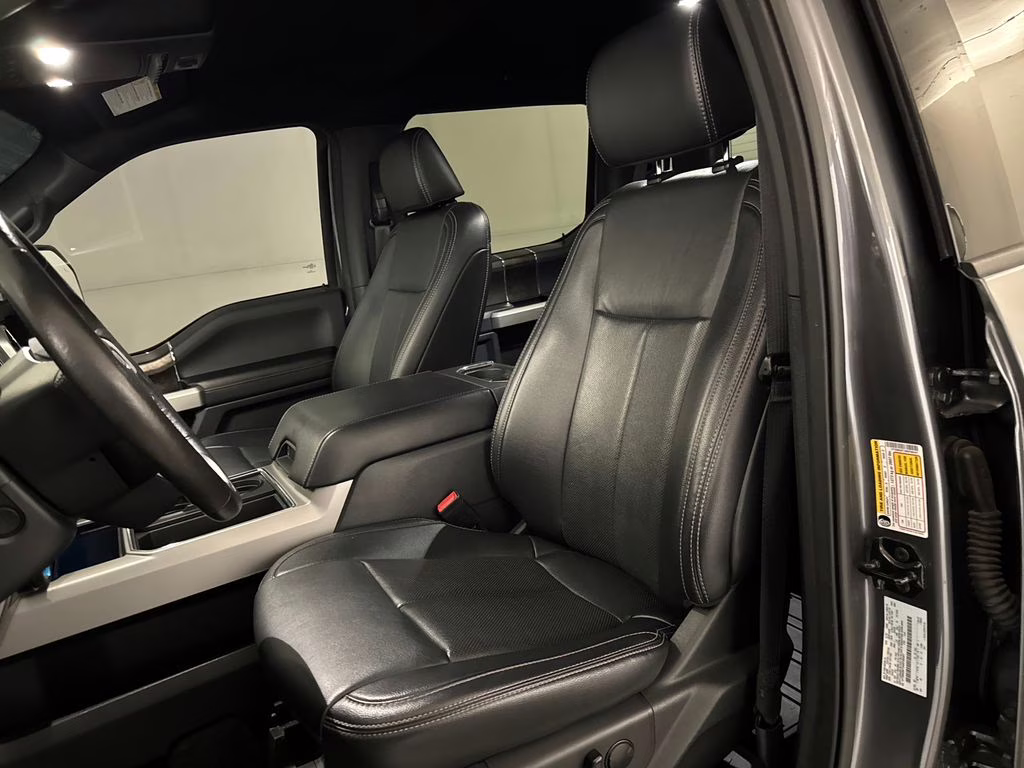 2022 Gray Metallic Ford Super Duty F-250 SRW Lariat 4X4 Truck