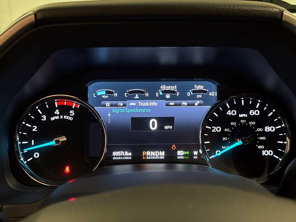 2022 Gray Metallic Ford Super Duty F-250 SRW Lariat 4X4 Truck