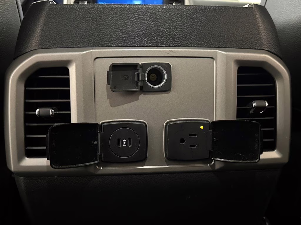 2022 Gray Metallic Ford Super Duty F-250 SRW Lariat 4X4 Truck