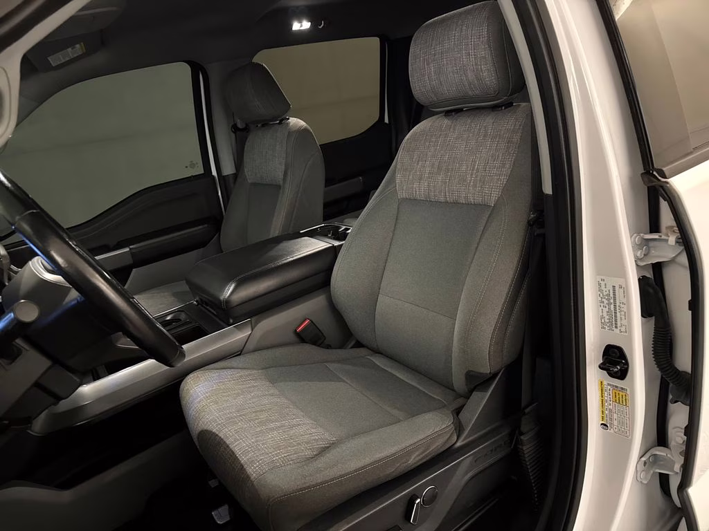 2021 Oxford White Ford F-150 XLT 4X4 Truck