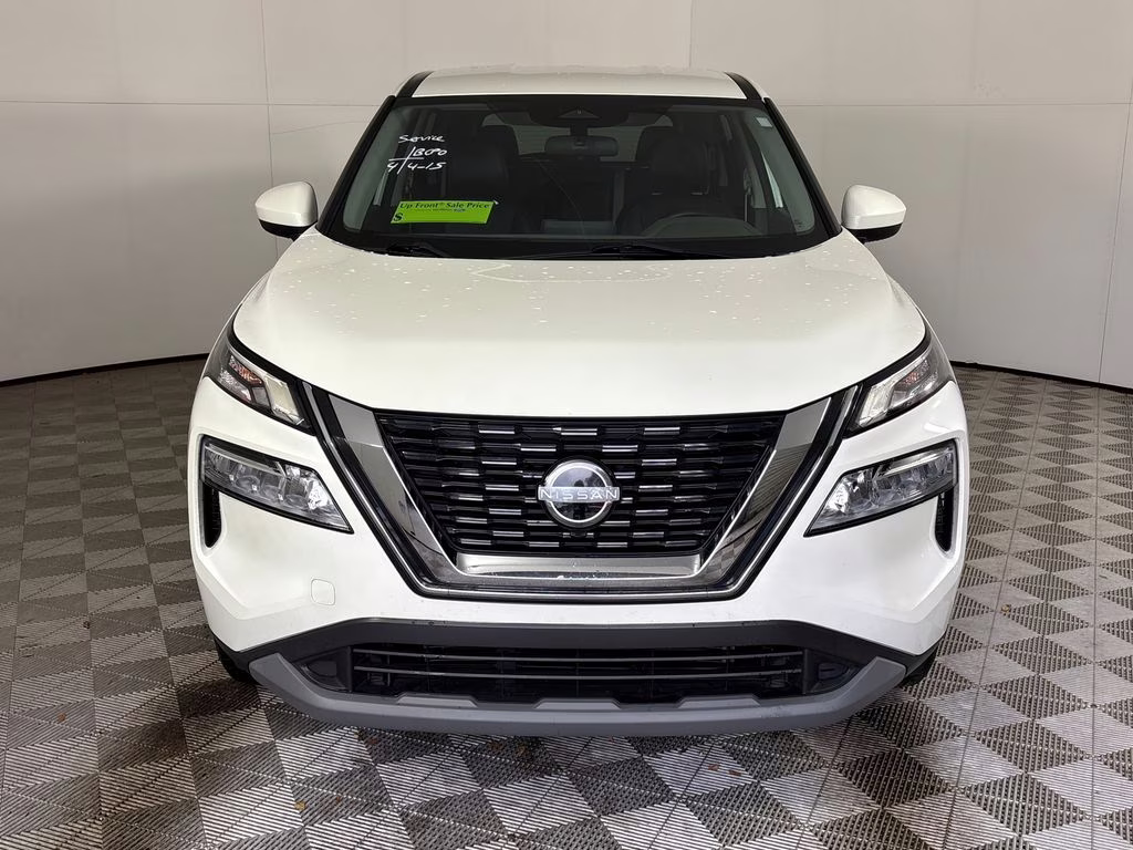2023 Pearl White Tricoat Nissan Rogue SV FWD SUV