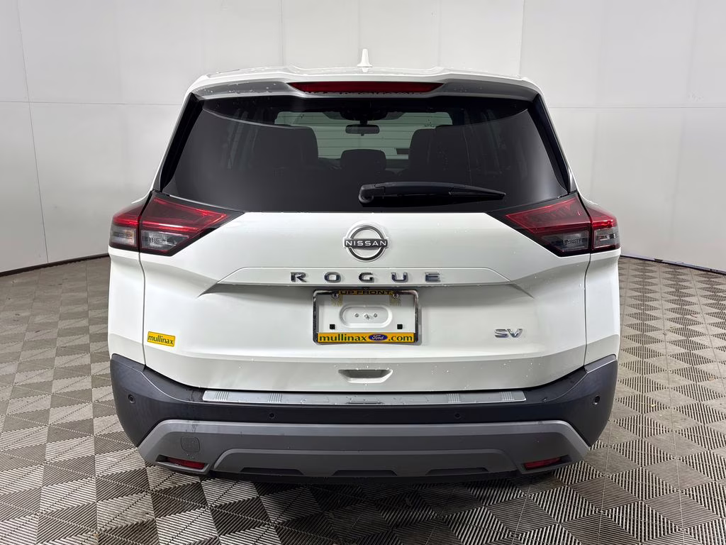 2023 Pearl White Tricoat Nissan Rogue SV FWD SUV