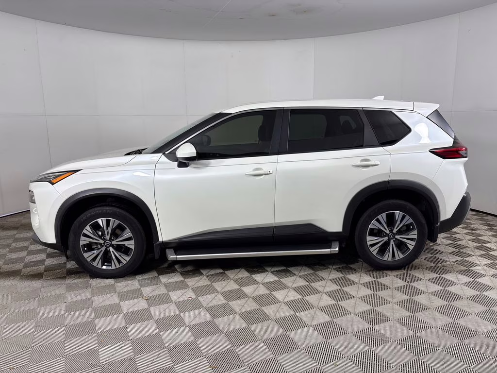 2023 Pearl White Tricoat Nissan Rogue SV FWD SUV