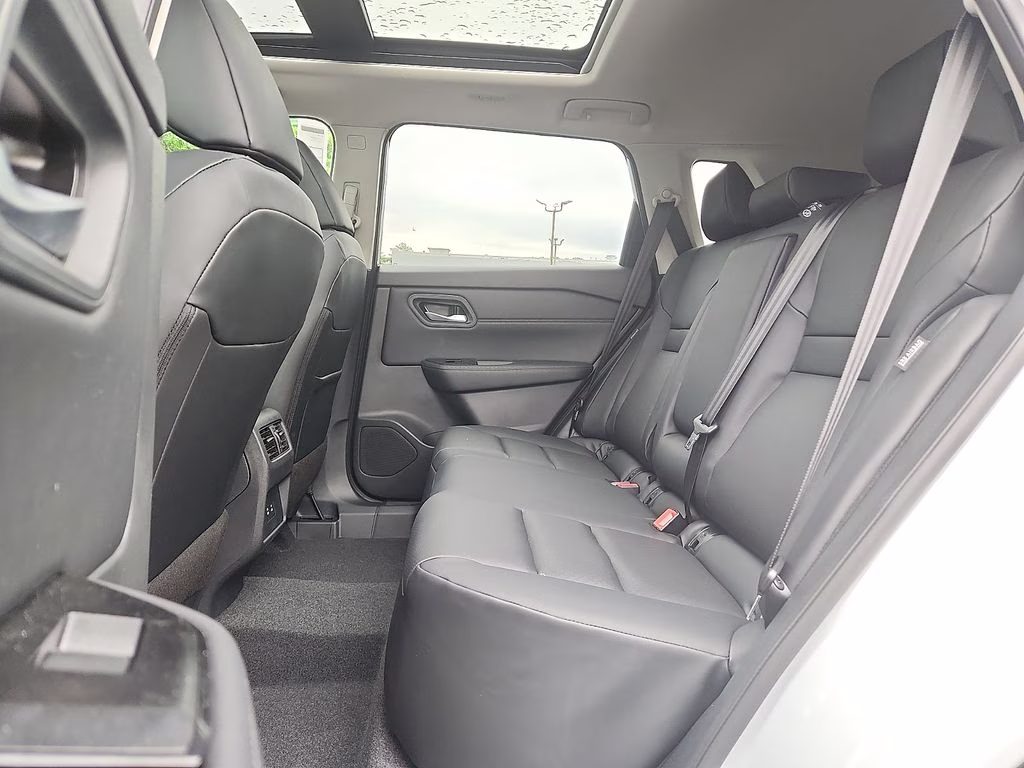 2026 Everest White Pearl Tricoat Nissan Rogue Dark Armor AWD SUV