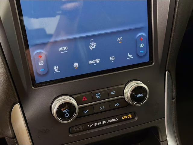 2022 Gray Metallic Ford Edge Titanium AWD SUV