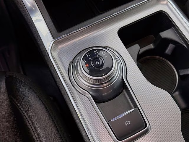 2022 Gray Metallic Ford Edge Titanium AWD SUV