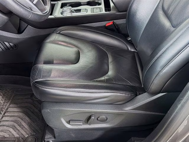 2022 Gray Metallic Ford Edge Titanium AWD SUV