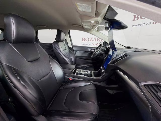 2022 Gray Metallic Ford Edge Titanium AWD SUV