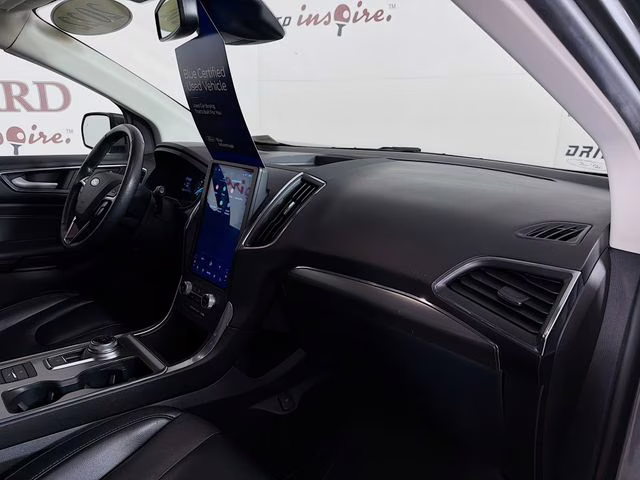 2022 Gray Metallic Ford Edge Titanium AWD SUV