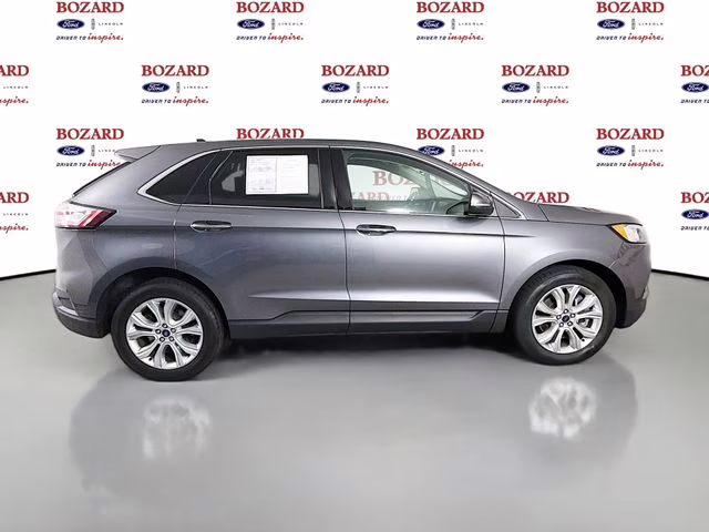 2022 Gray Metallic Ford Edge Titanium AWD SUV