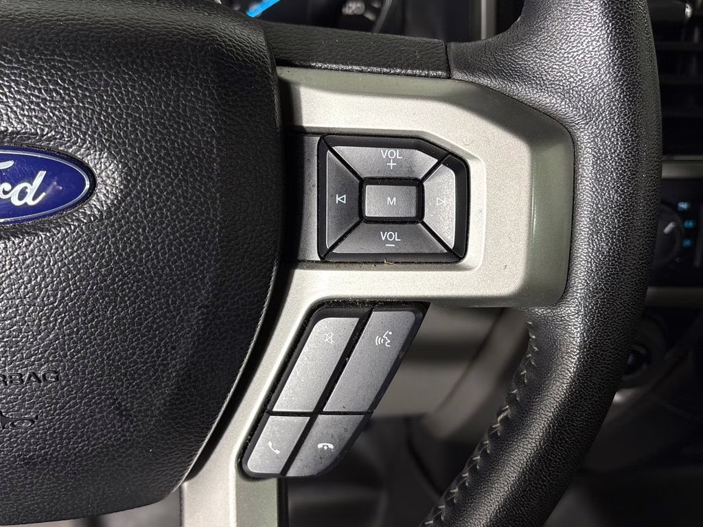 2018 Oxford White Ford F-150 Lariat 4X4 Truck