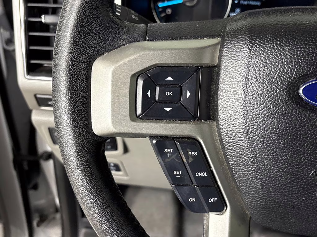 2018 Oxford White Ford F-150 Lariat 4X4 Truck