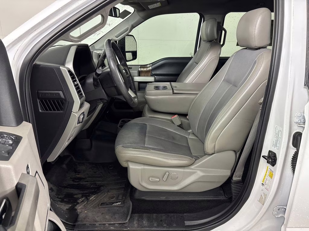 2018 Oxford White Ford F-150 Lariat 4X4 Truck