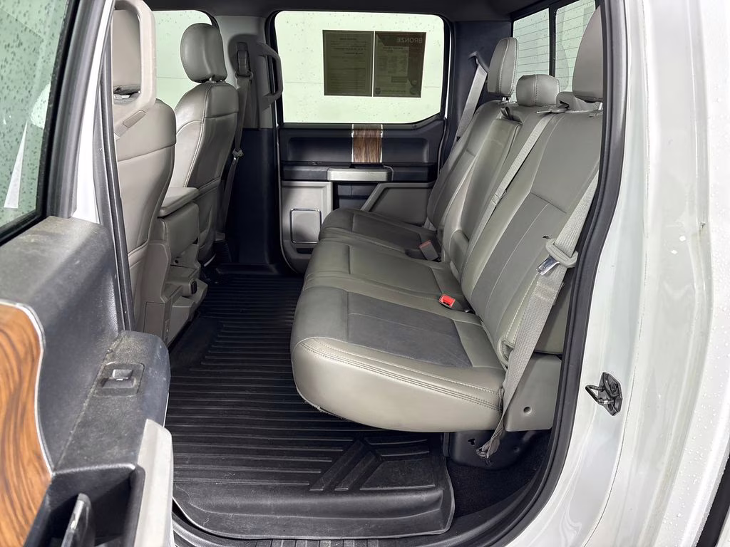 2018 Oxford White Ford F-150 Lariat 4X4 Truck