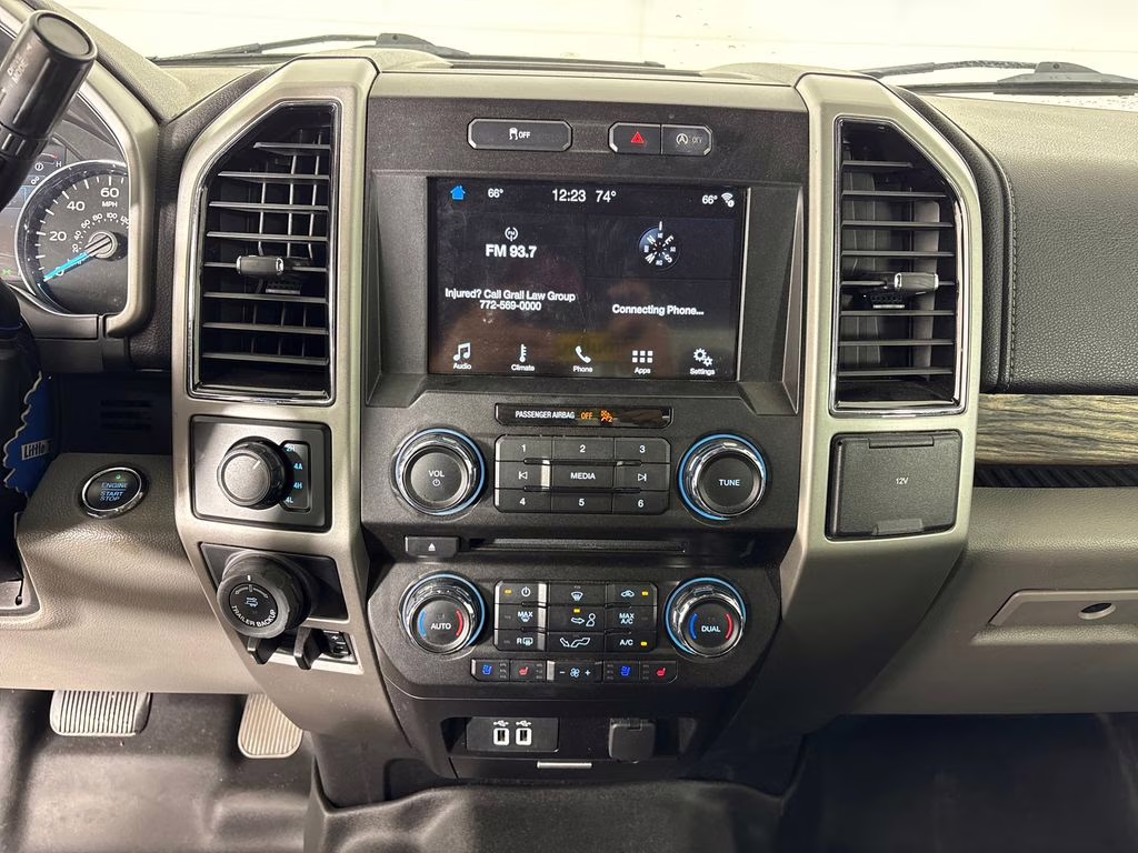 2018 Oxford White Ford F-150 Lariat 4X4 Truck