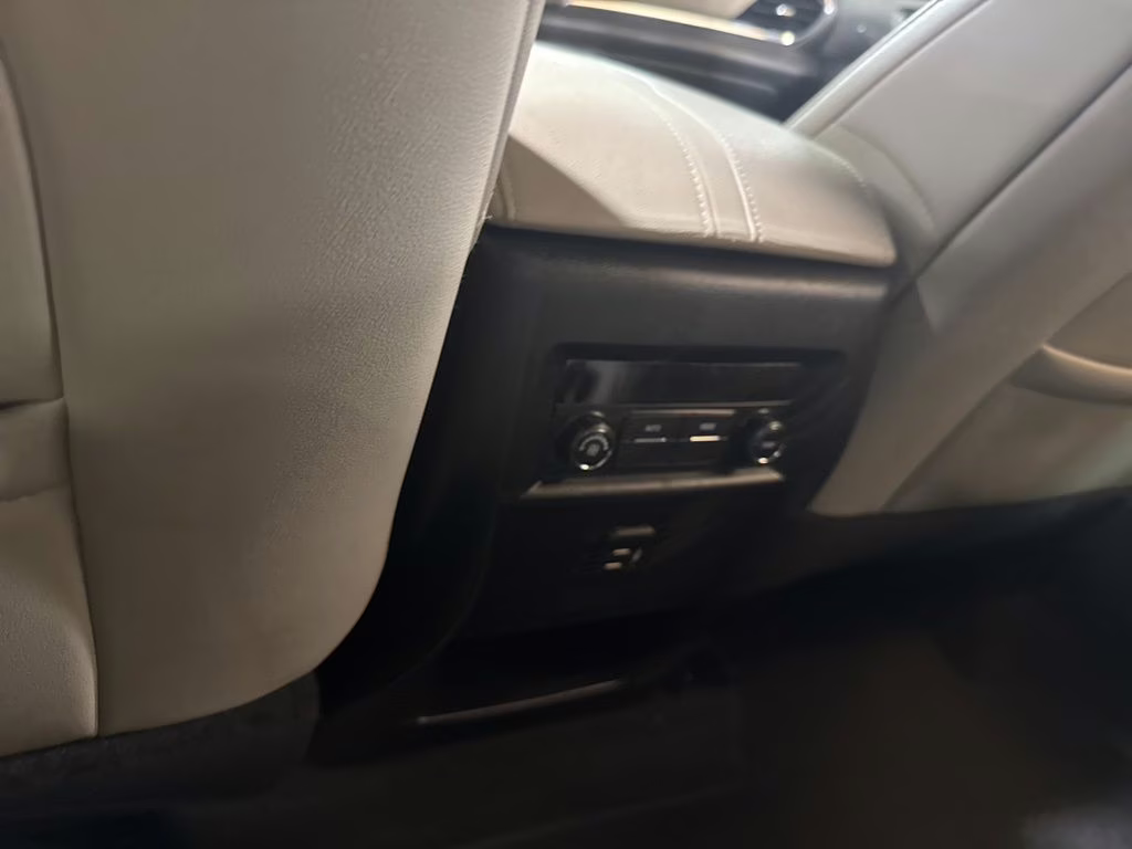 2023 Summit White Chevrolet Traverse LT Leather FWD SUV