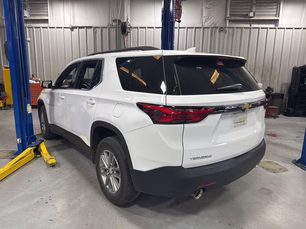 2023 Summit White Chevrolet Traverse LT Leather FWD SUV