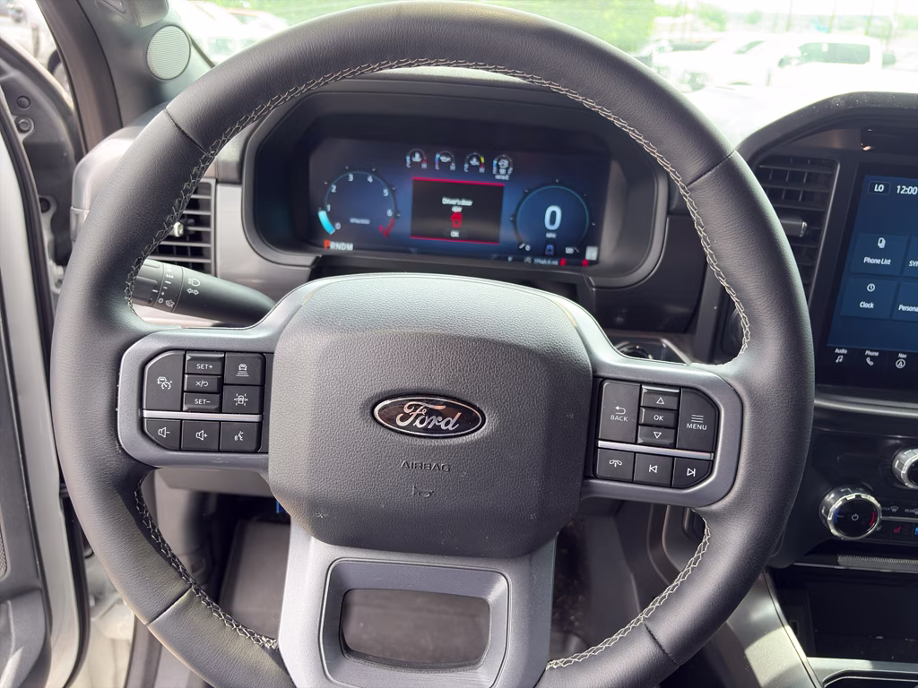 2025 Oxford White Ford F-150 LARIAT 4X4 Truck