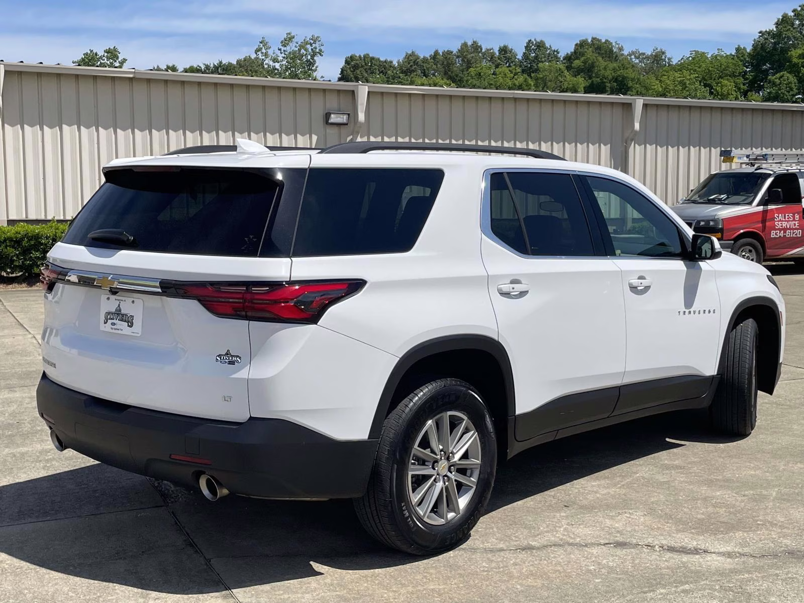 2023 Summit White Chevrolet Traverse LT Leather FWD SUV