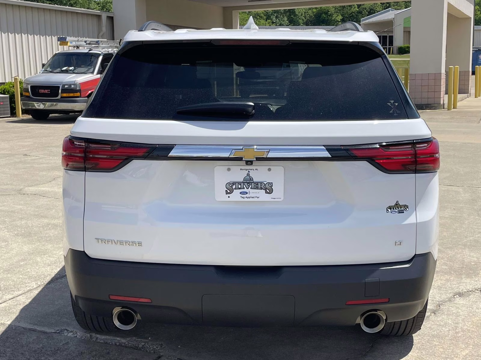 2023 Summit White Chevrolet Traverse LT Leather FWD SUV
