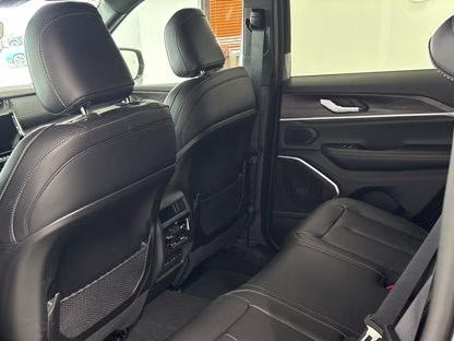 2026 Diamond Black Crystal Pearlcoat Jeep Grand Cherokee Limited 4X4 SUV